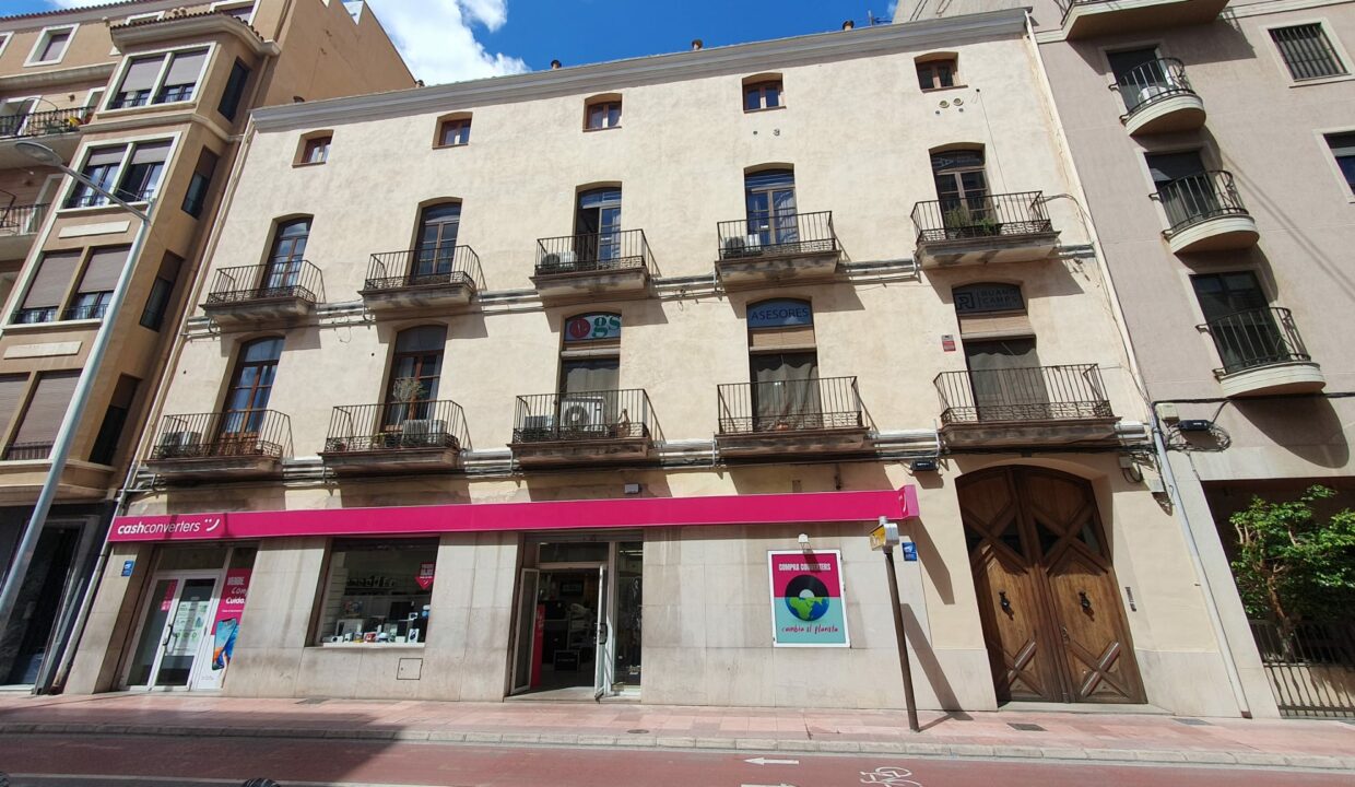 FACHADA 1