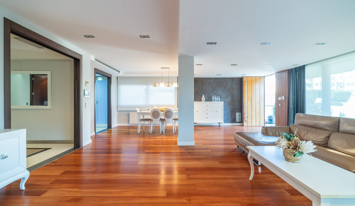 Villa Gran Avenida 216, f13