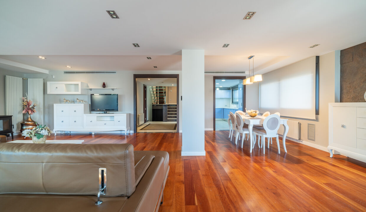 Villa Gran Avenida 216, f14