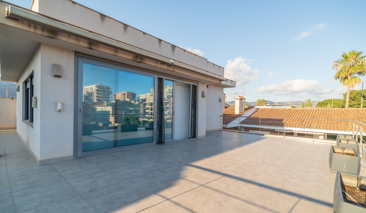 Villa Gran Avenida 216, f31
