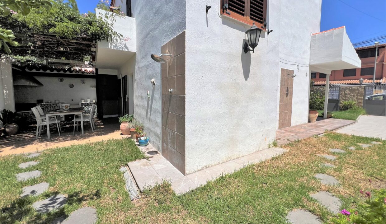 Antonio Machado 16, f35