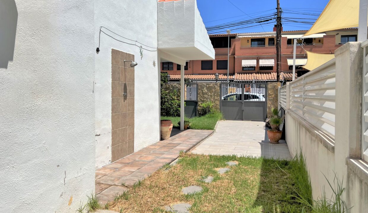 Antonio Machado 16, f36
