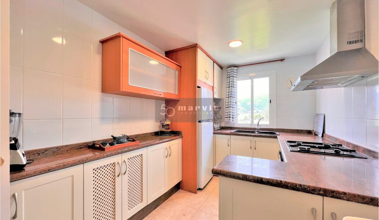 Tahití 6º-C, f044B